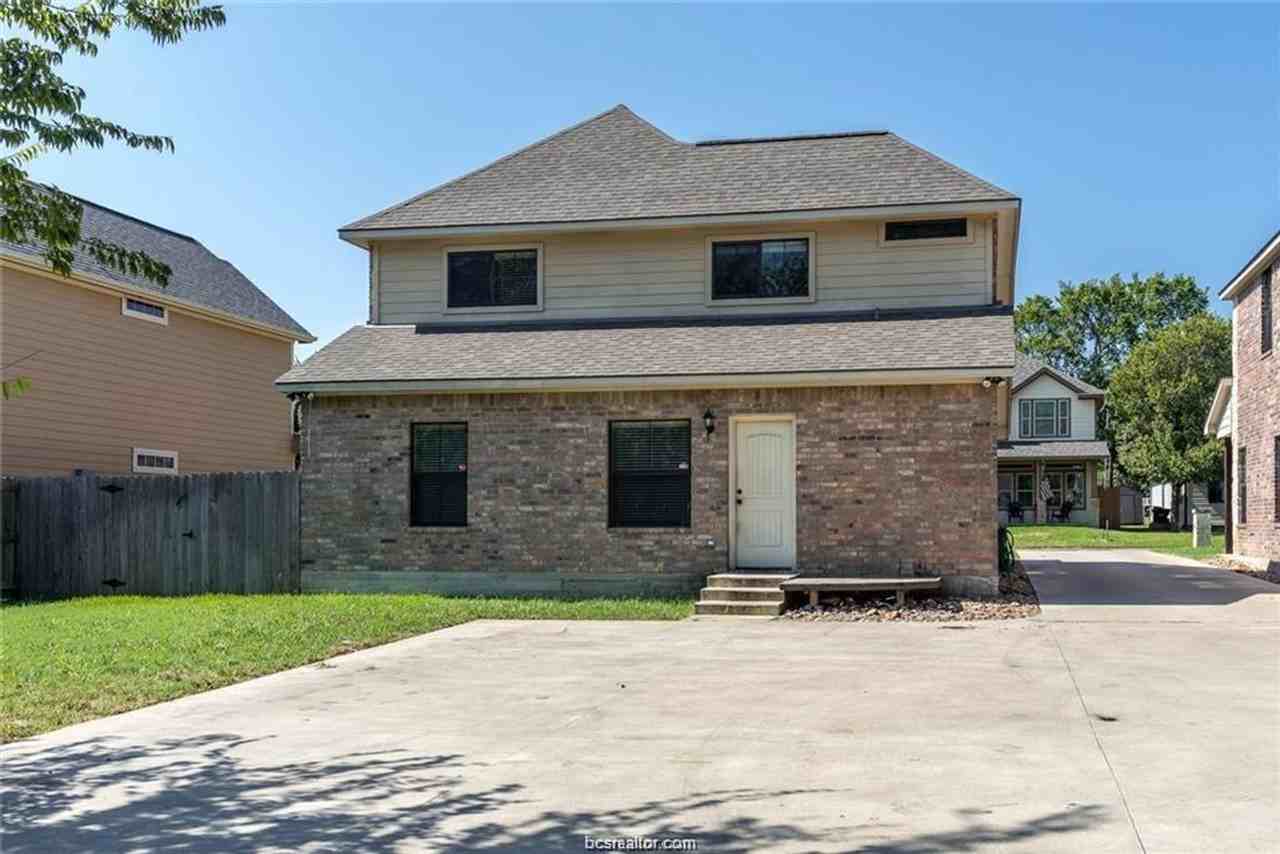 819 Churchill St - Photo 2 of 21