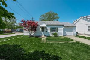 featured image of 1282 Summit Dr