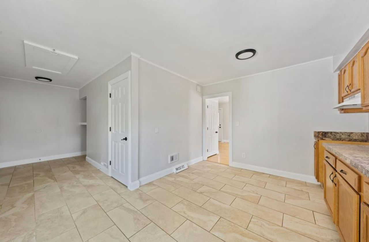 1282 Summit Dr - Photo 6 of 22