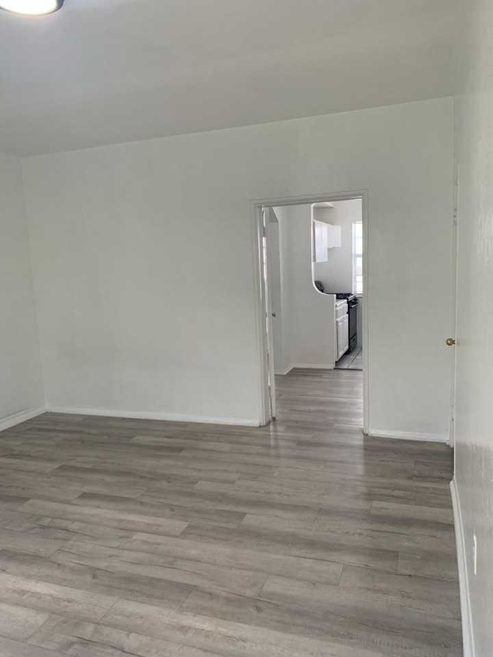 1350 Euclid Ave - Photo 7 of 9
