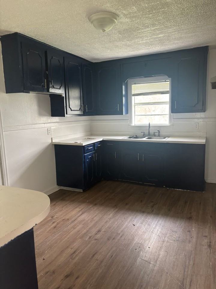 1734 Dixie Dr - Photo 2 of 10
