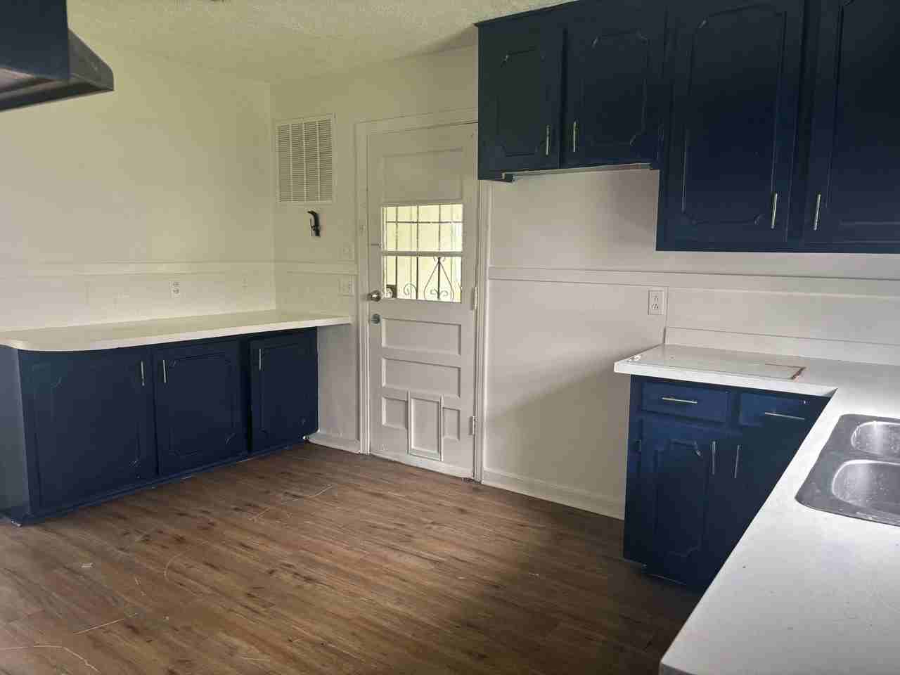 1734 Dixie Dr - Photo 3 of 10