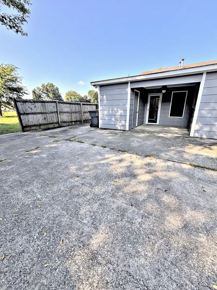 2932 Mcdonald Ct Sw - Photo 5 of 23