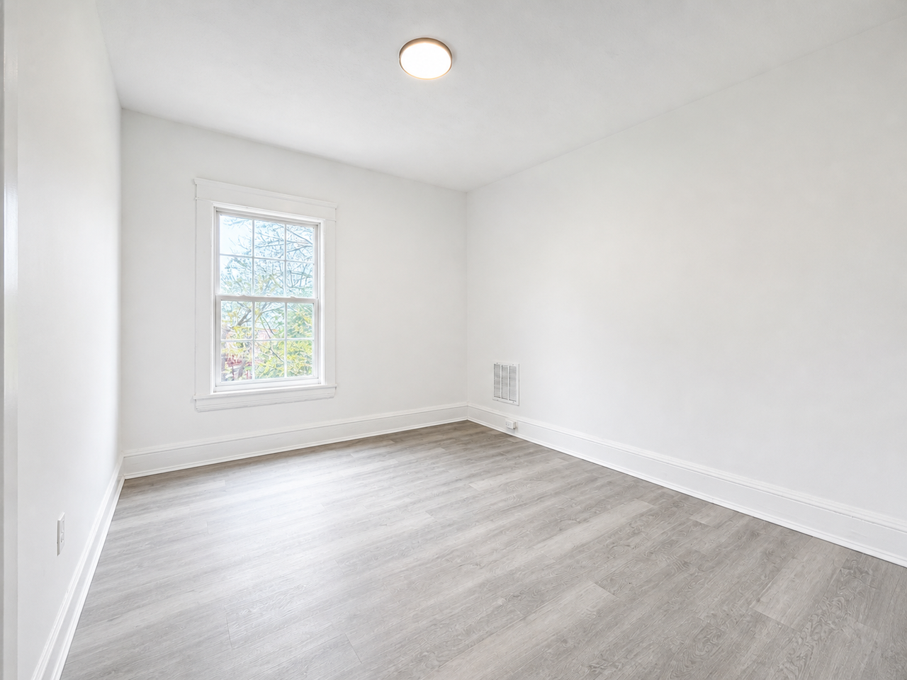 1825 Lakeview Ave - Photo 3 of 41