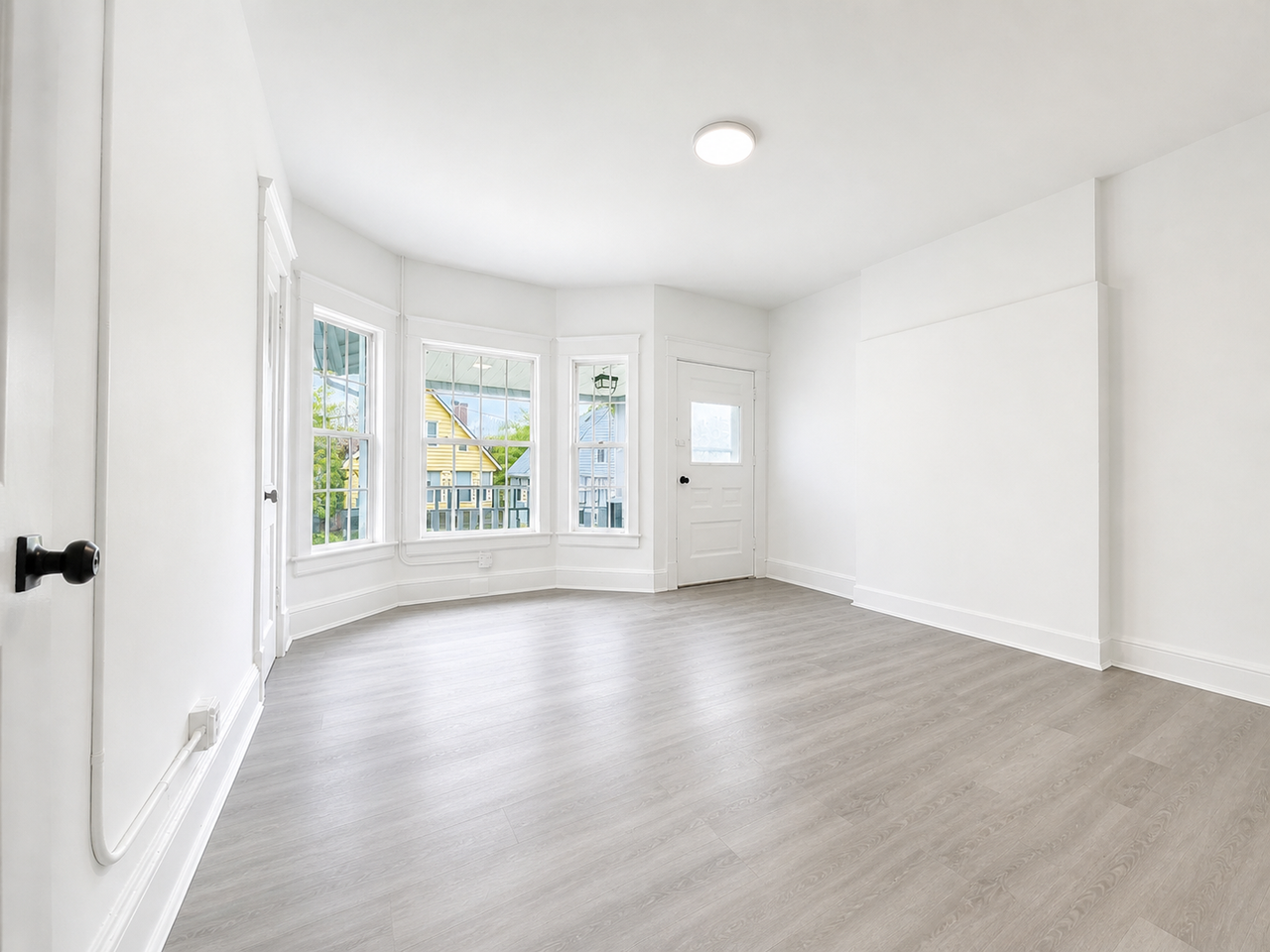 1825 Lakeview Ave - Photo 4 of 41
