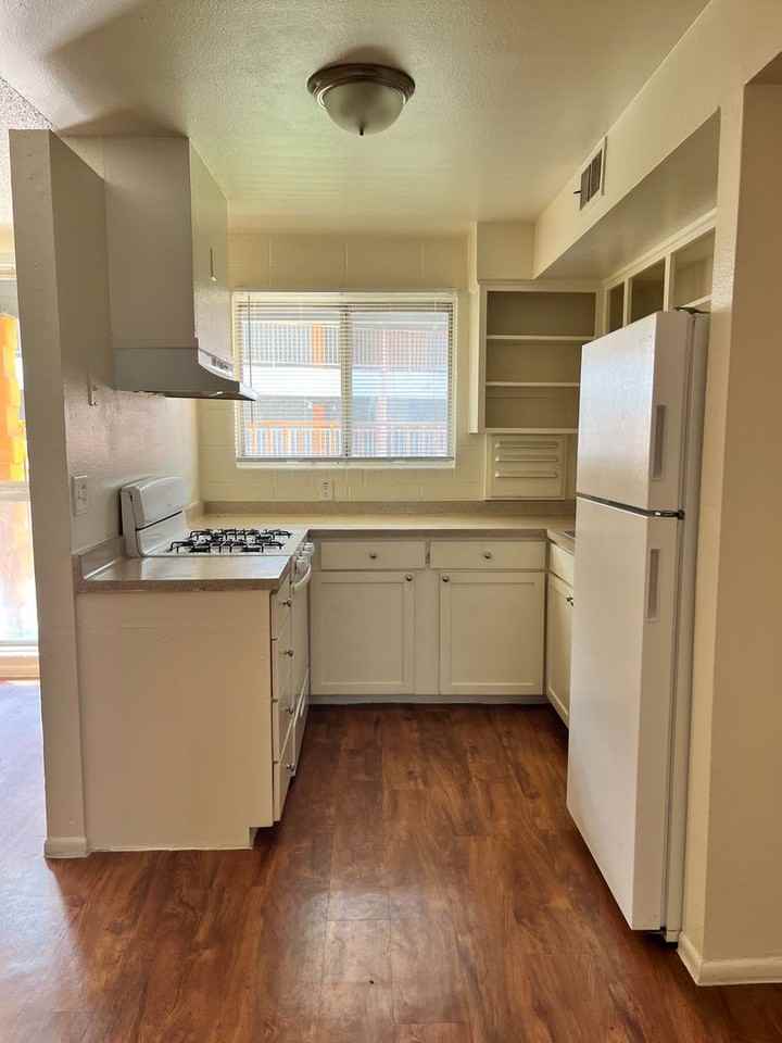 Vista De Catalina Apartments - Photo 2 of 34