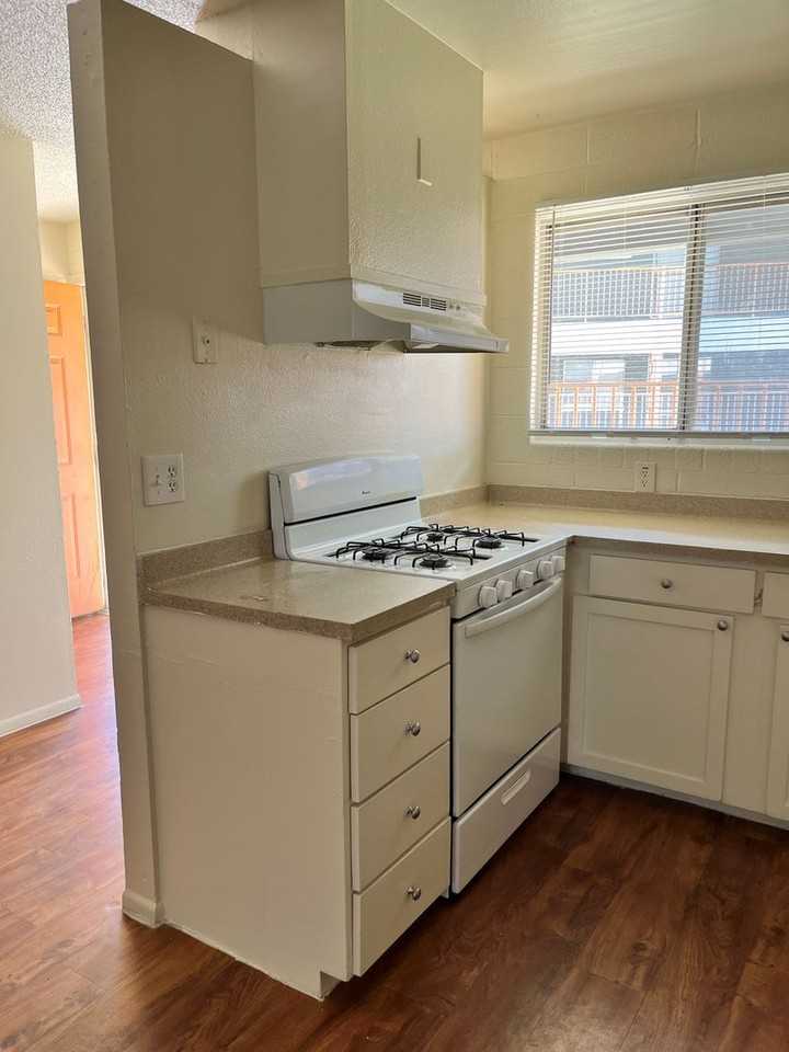 Vista De Catalina Apartments - Photo 3 of 34