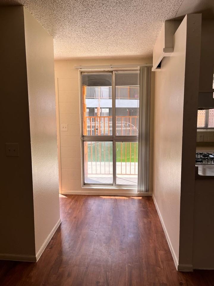 Vista De Catalina Apartments - Photo 6 of 34