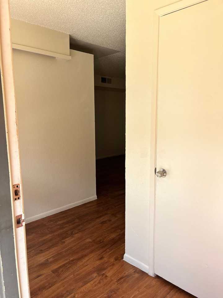 Vista De Catalina Apartments - Photo 7 of 34