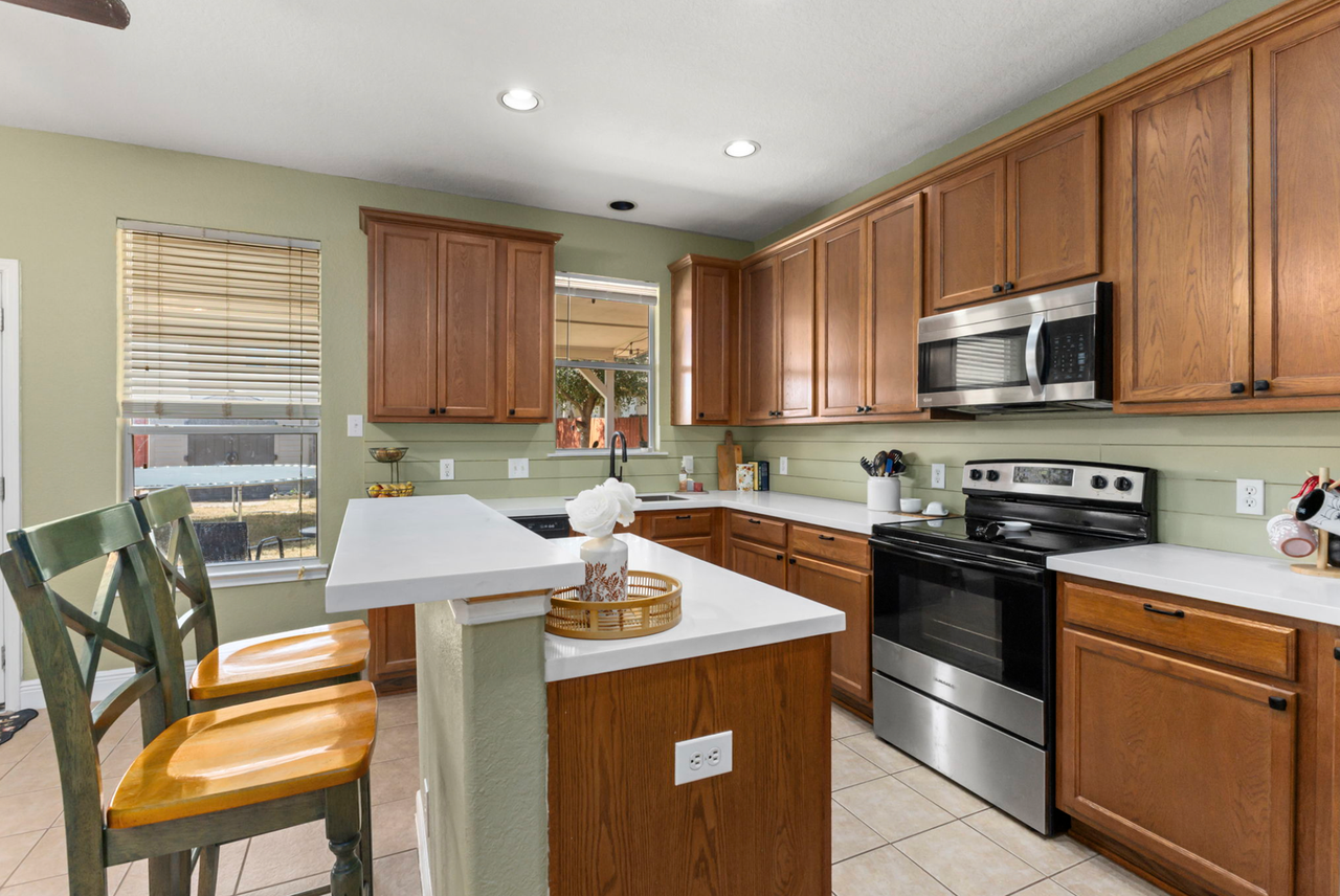 13910 Caprese Hl - Photo 6 of 19