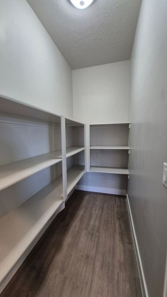 166 W Chesterfield Dr - Photo 4 of 10