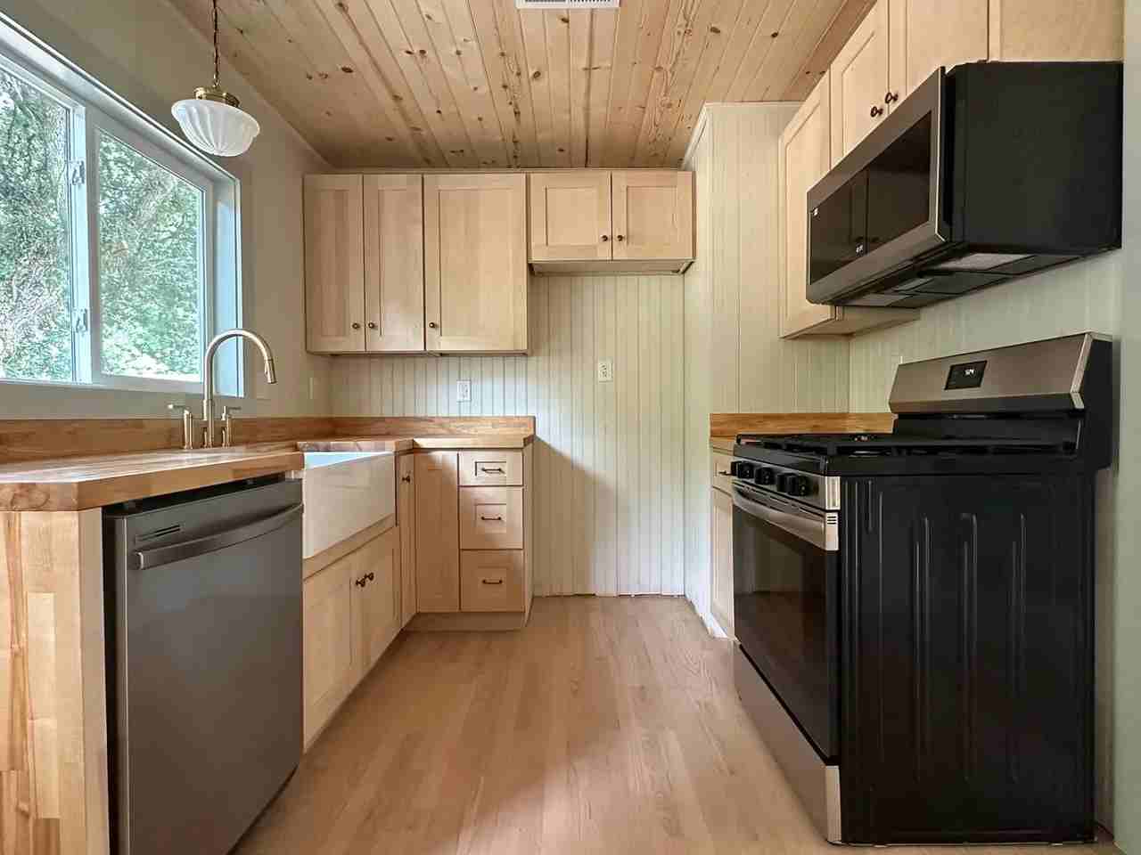 2531 Wecco St - Photo 4 of 30
