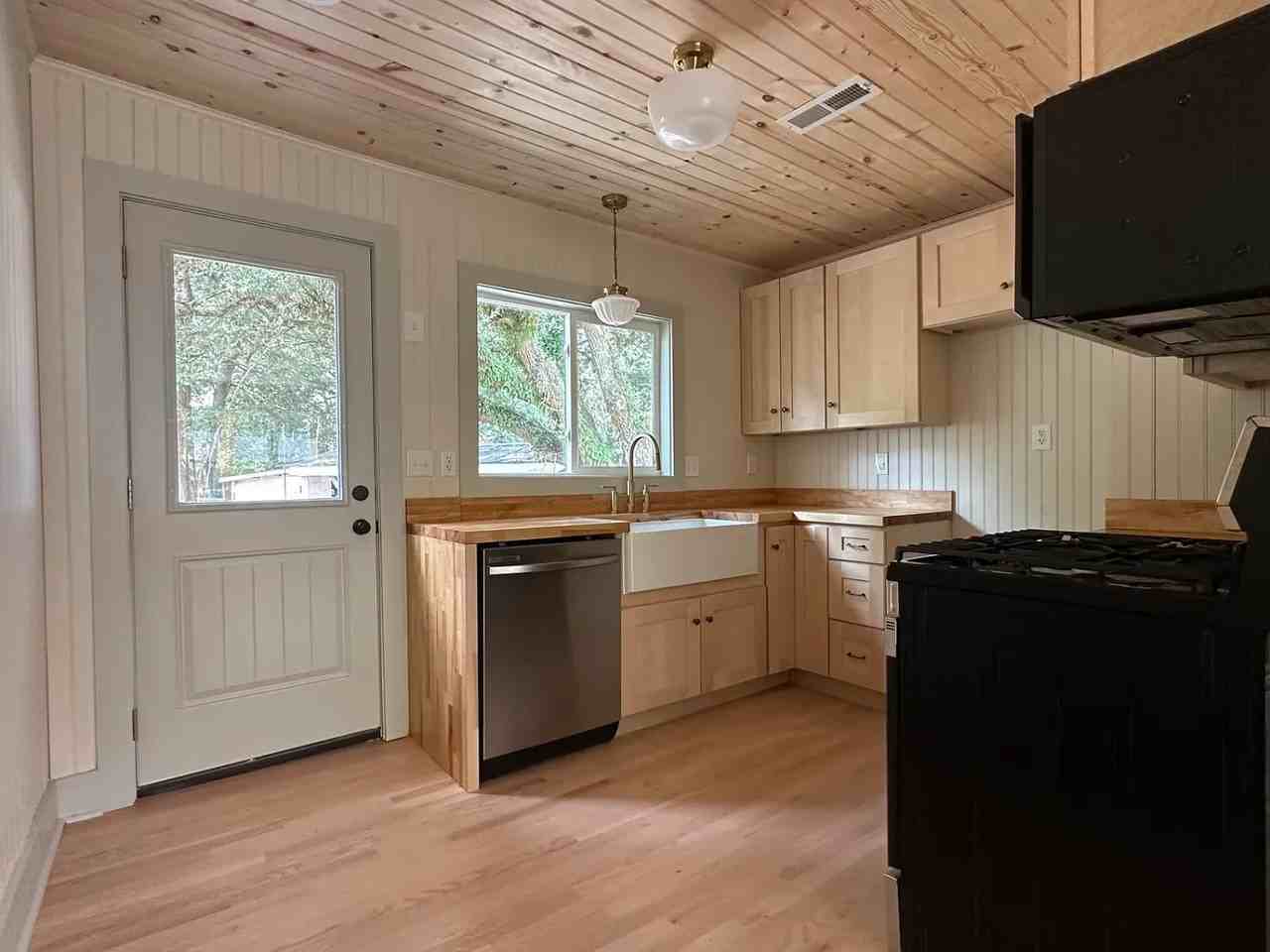 2531 Wecco St - Photo 5 of 30