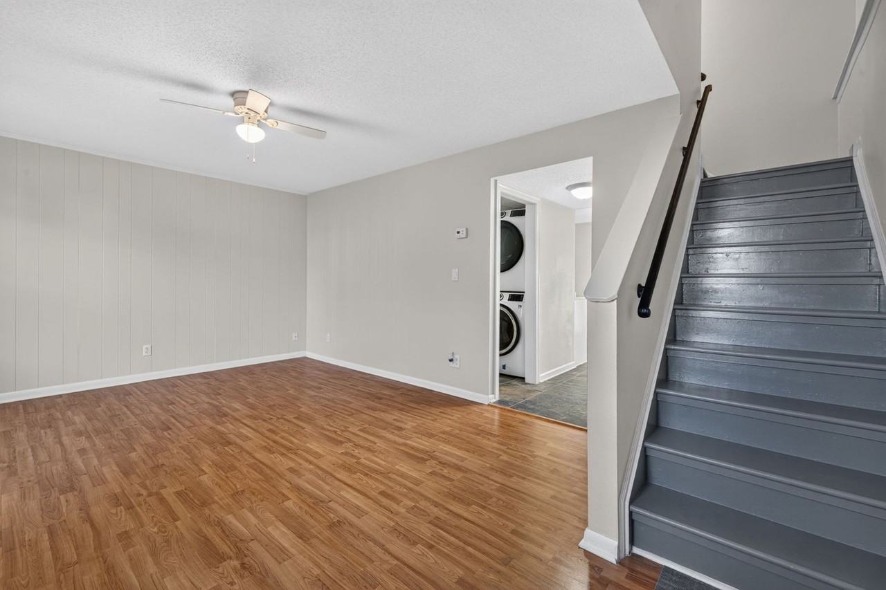 3061 Breslaw Ct - Photo 2 of 23