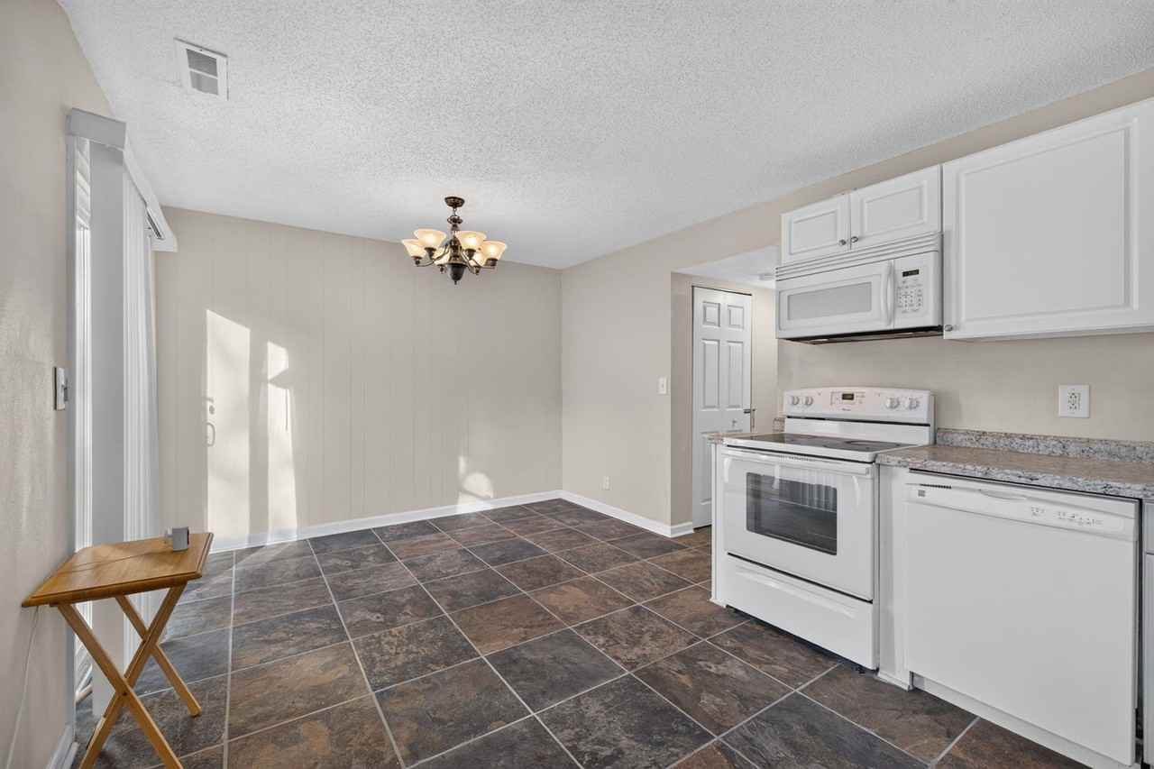 3061 Breslaw Ct - Photo 4 of 23