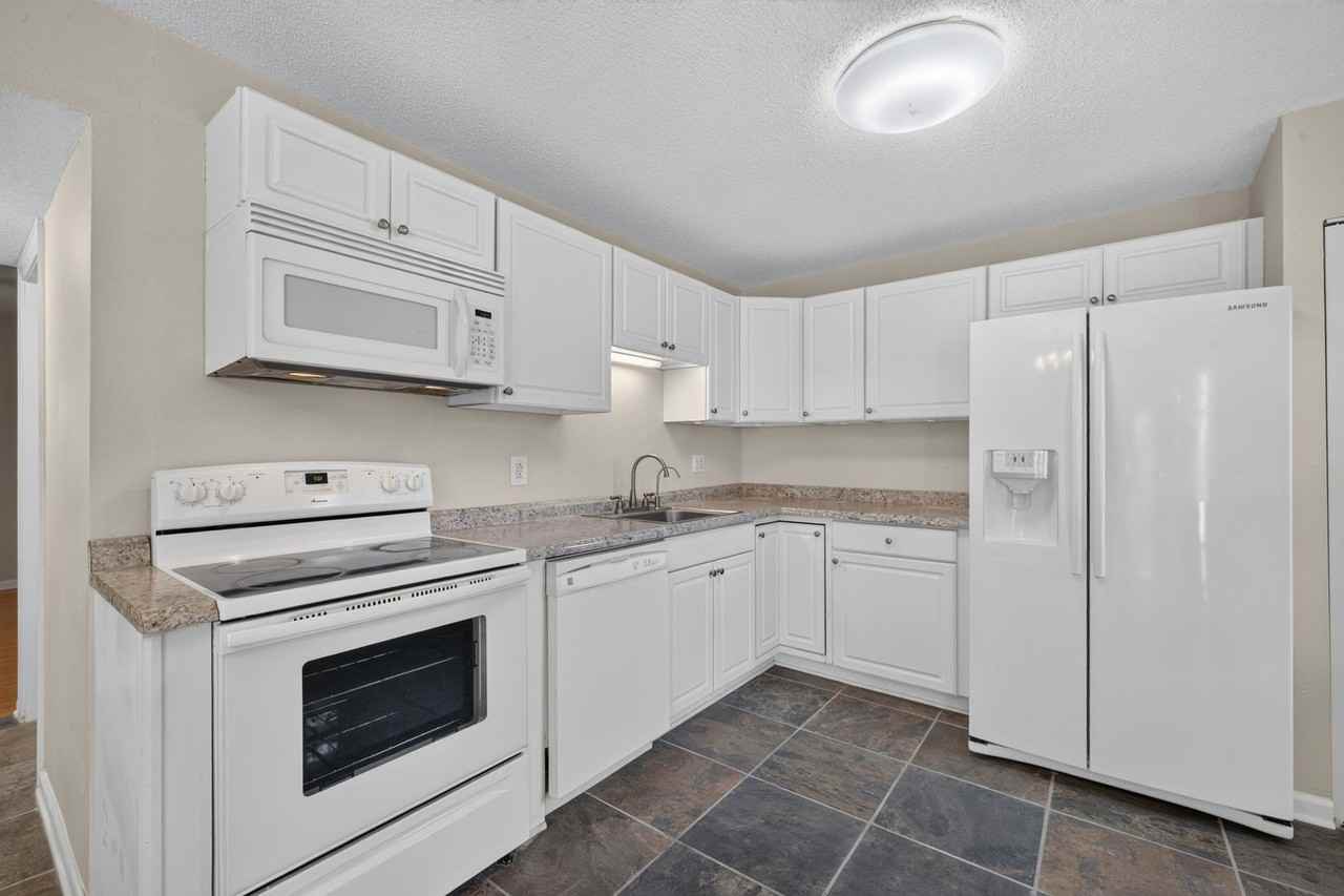 3061 Breslaw Ct - Photo 5 of 23