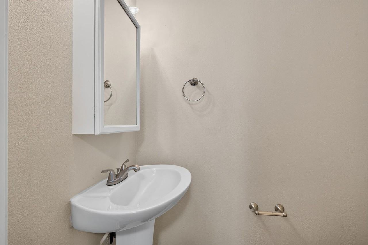3061 Breslaw Ct - Photo 7 of 23