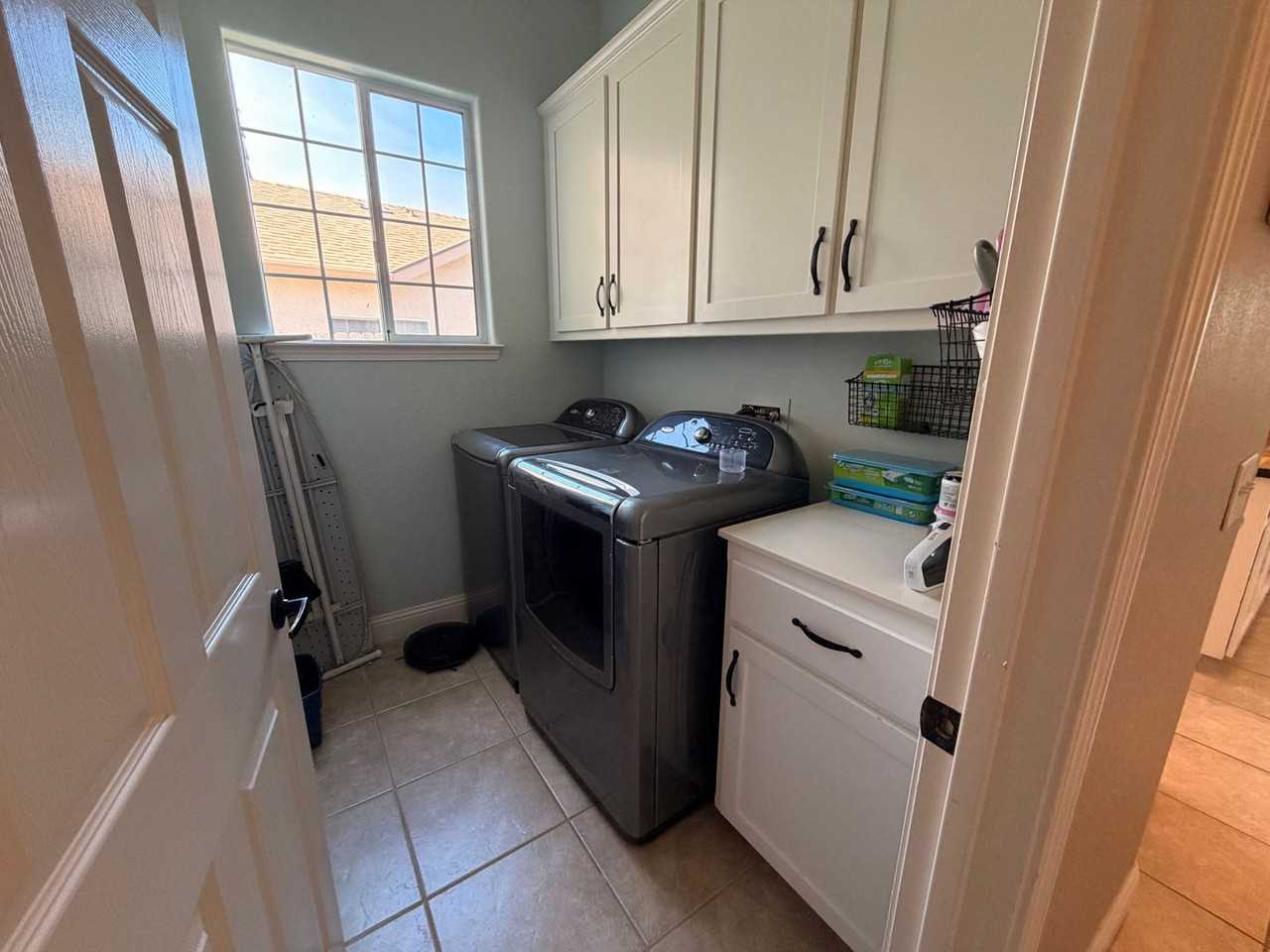 1410 Raspberry Ave - Photo 5 of 25