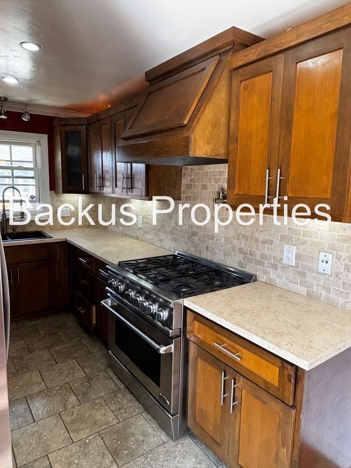 1114 Kimmel St - Photo 7 of 17
