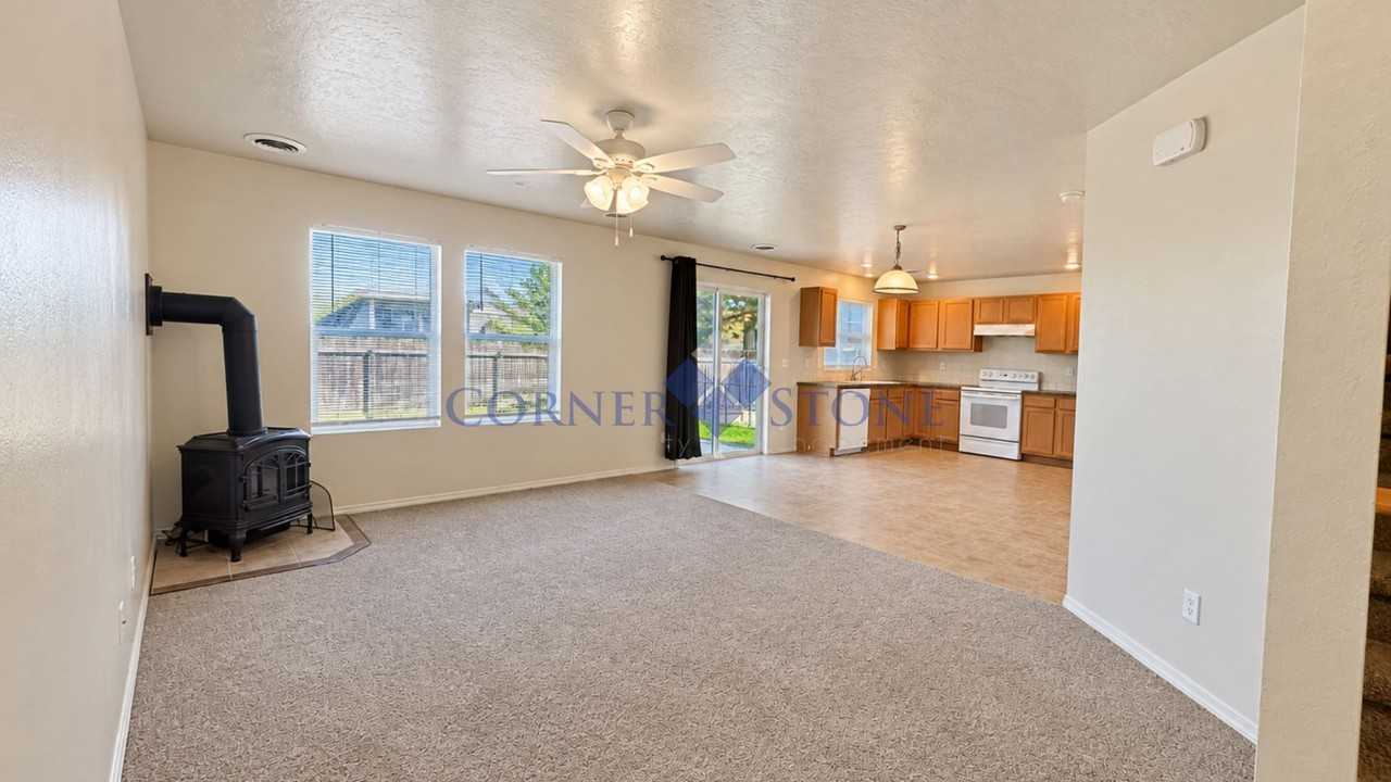 916 E Ontem St - Photo 4 of 26