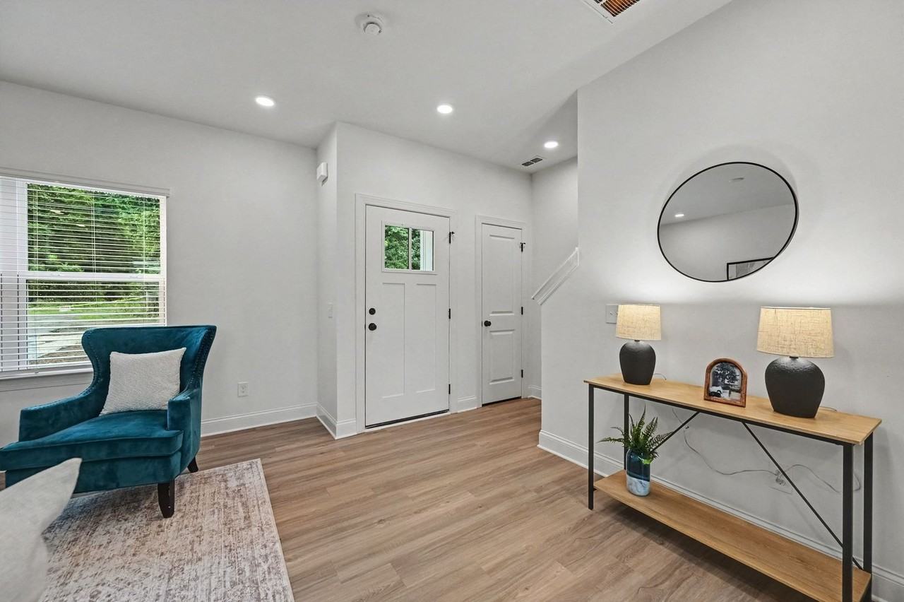 37 37 E 13th St - Photo 3 of 22