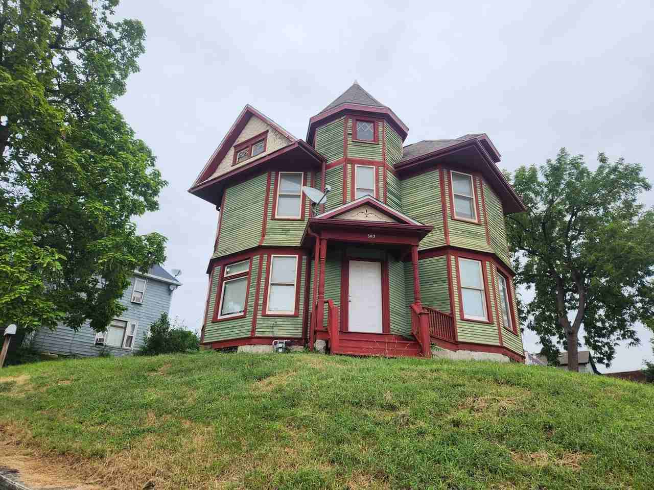 603 Leclaire St - Photo 2 of 24