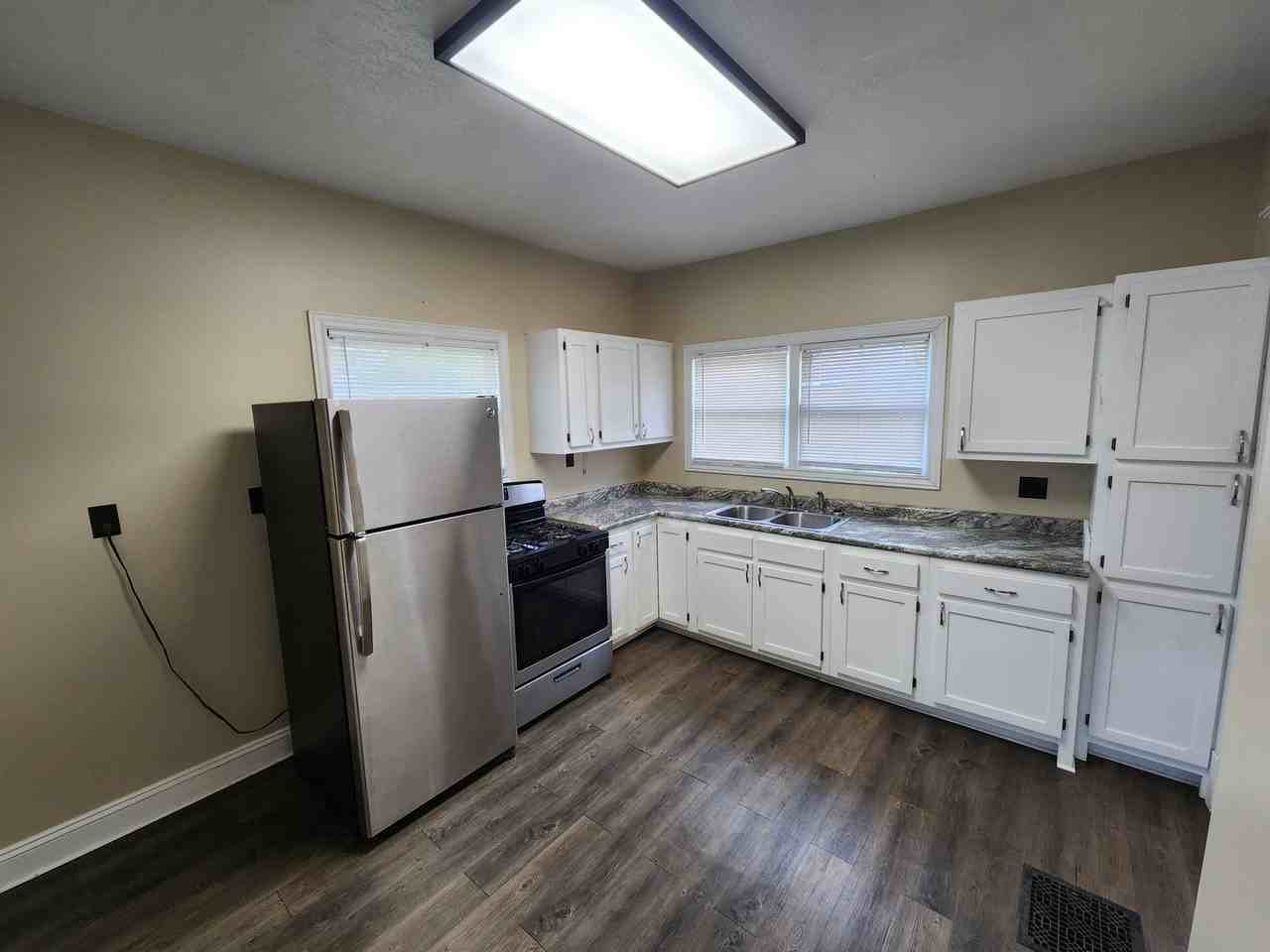 603 Leclaire St - Photo 3 of 24