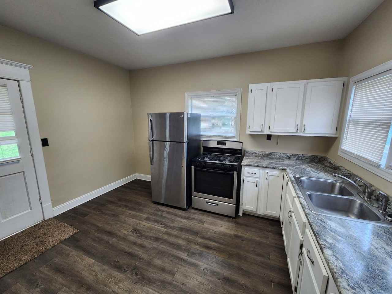 603 Leclaire St - Photo 4 of 24