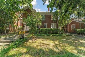 featured image of 206 E 46th St