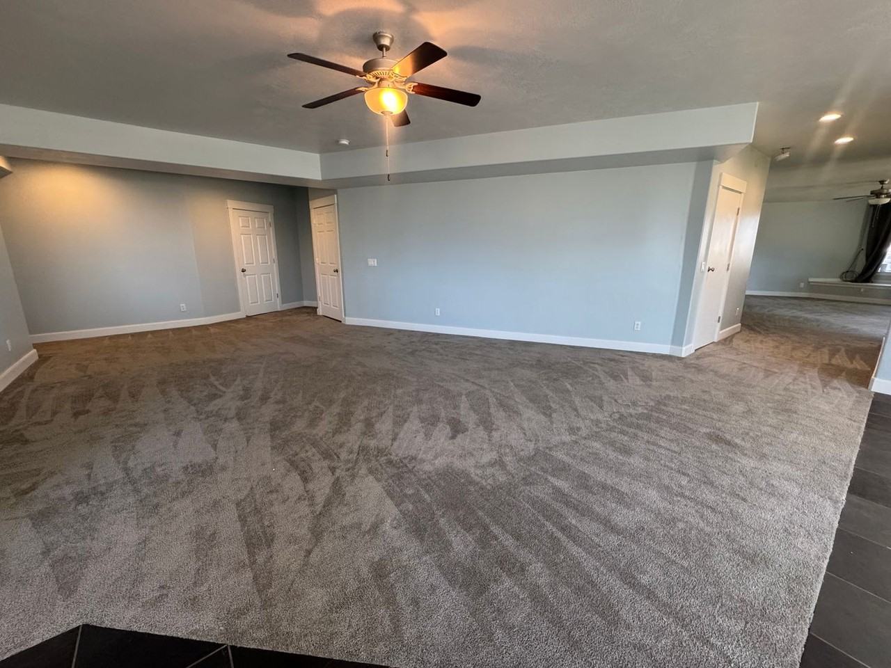 2428 W Silverpoint Way - Photo 5 of 16