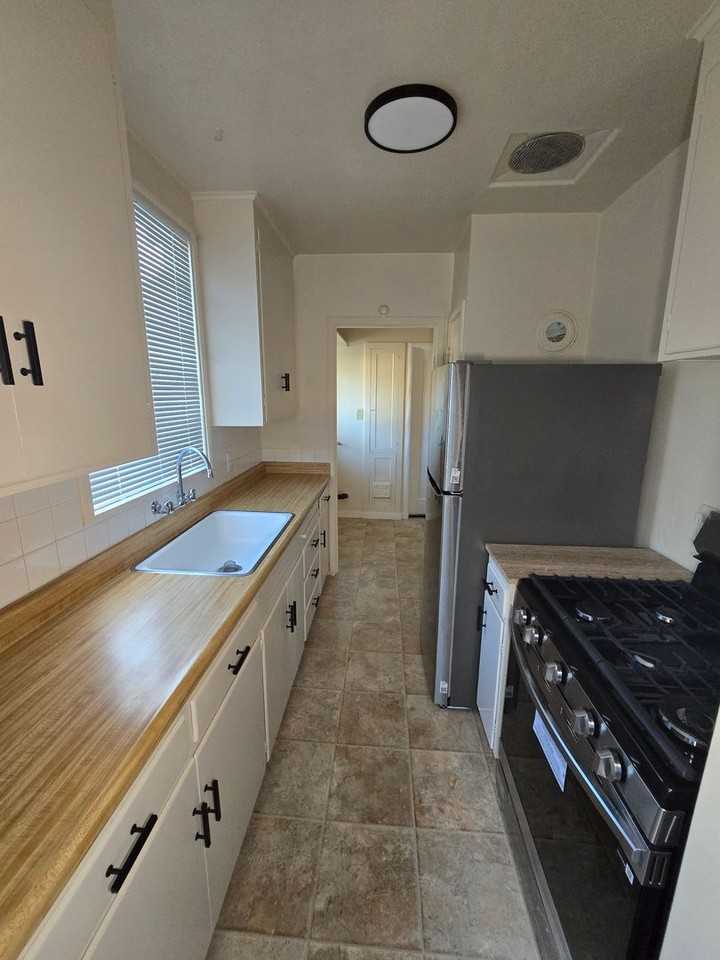1664 San Benito St - Photo 6 of 9