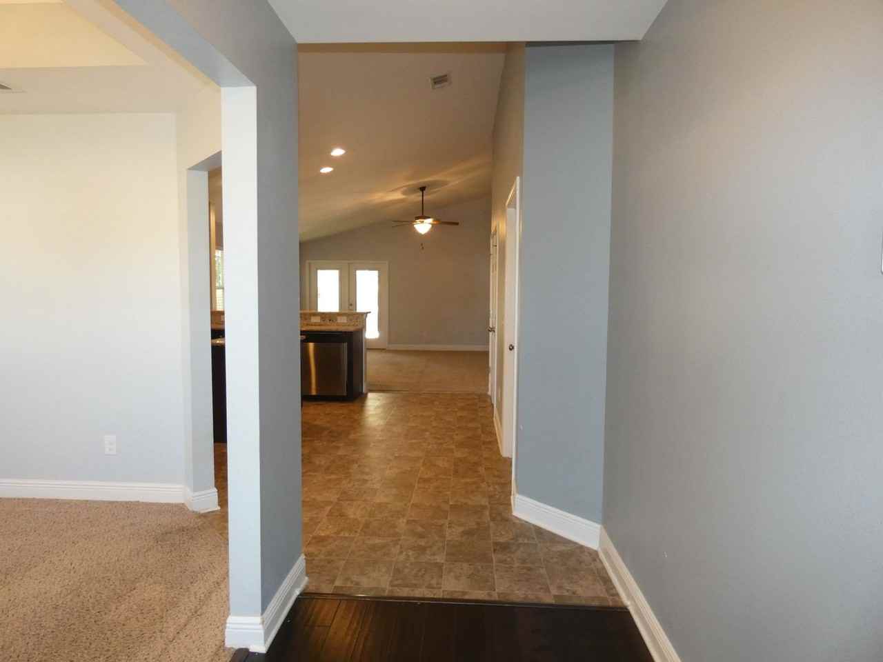 5061 Carley Ct - Photo 4 of 31