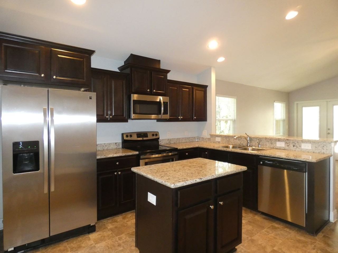 5061 Carley Ct - Photo 7 of 31