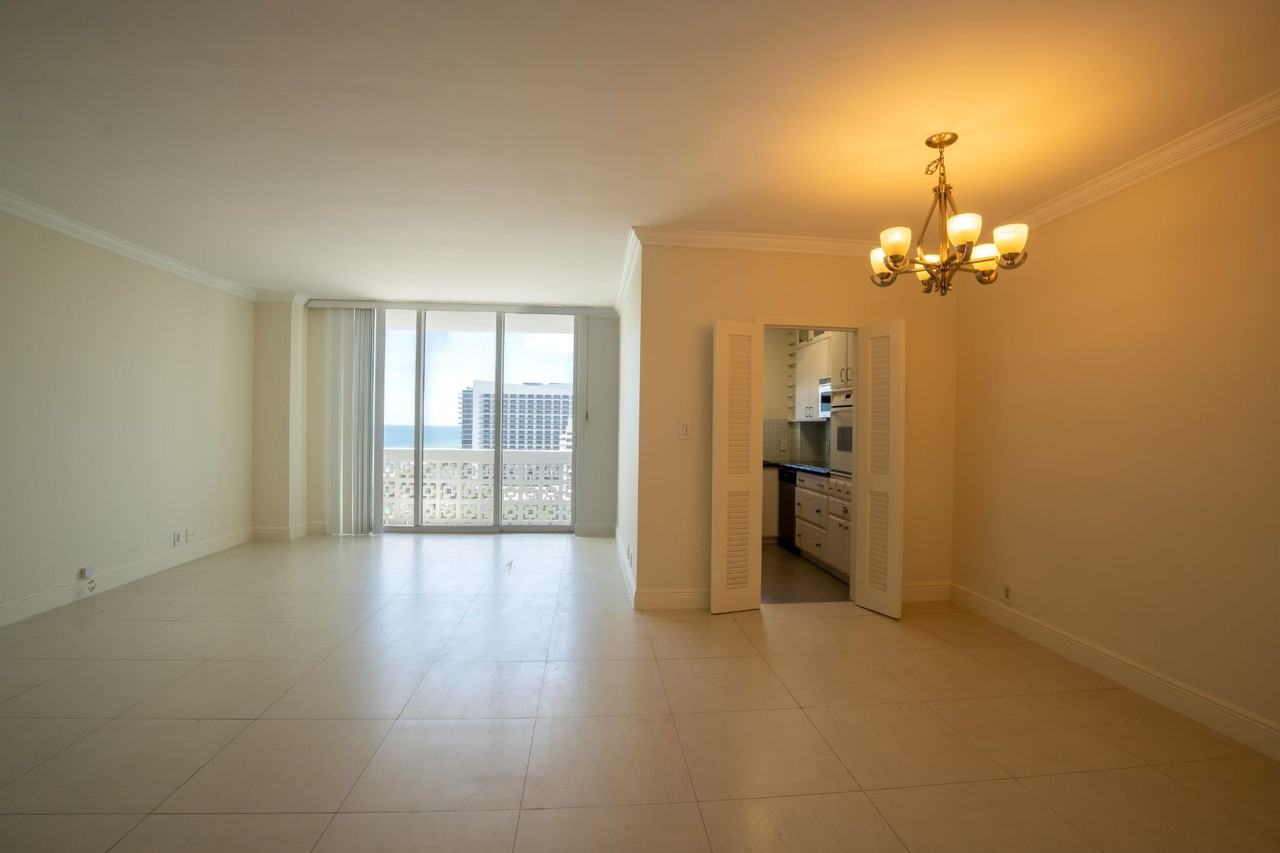 4747 Collins Avenue #1510 - Photo 6 of 30