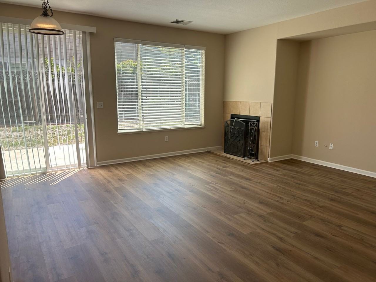 140 Trent Pl - Photo 4 of 20