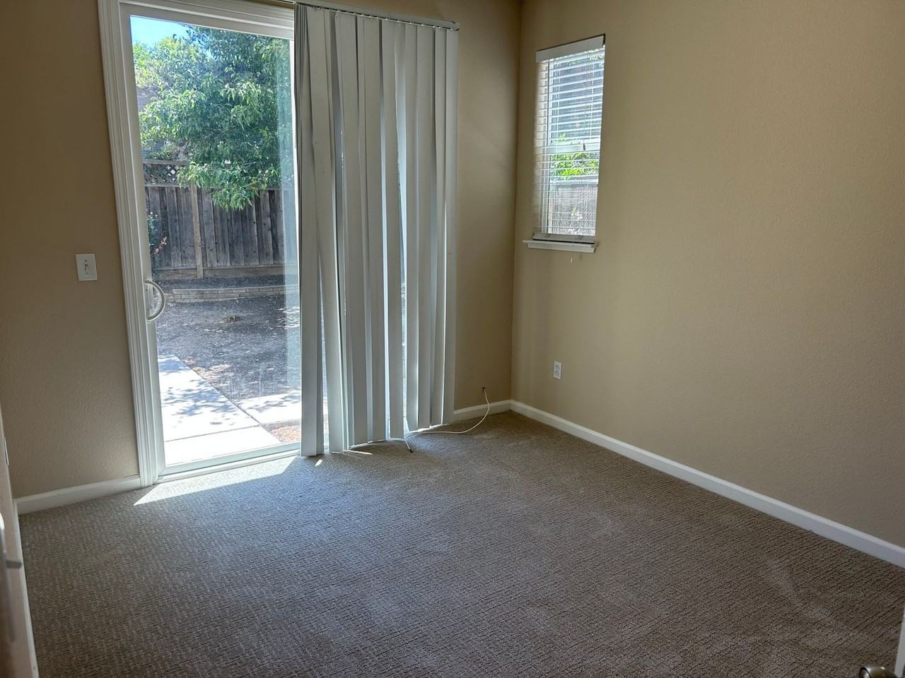 140 Trent Pl - Photo 7 of 20