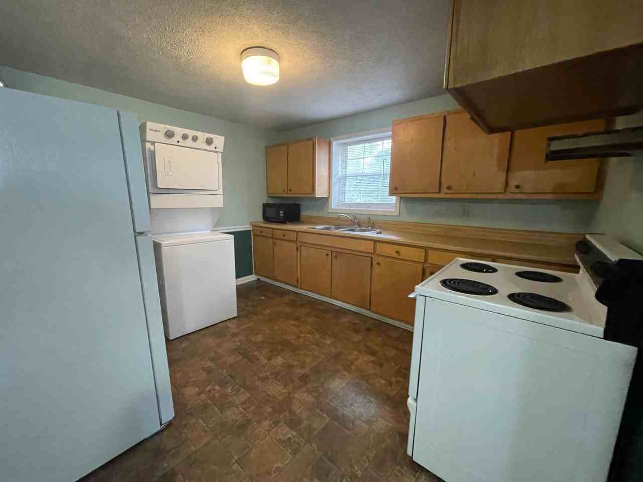 162 Tibbetts St - Photo 4 of 15