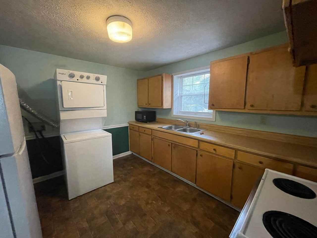 162 Tibbetts St - Photo 5 of 15