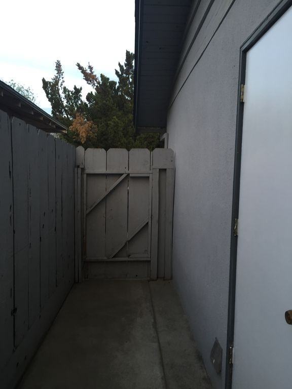 3925 N 7th St - Photo 5 of 15