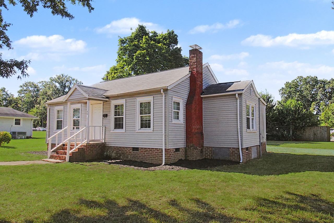 4521 Hovis Rd - Photo 3 of 19