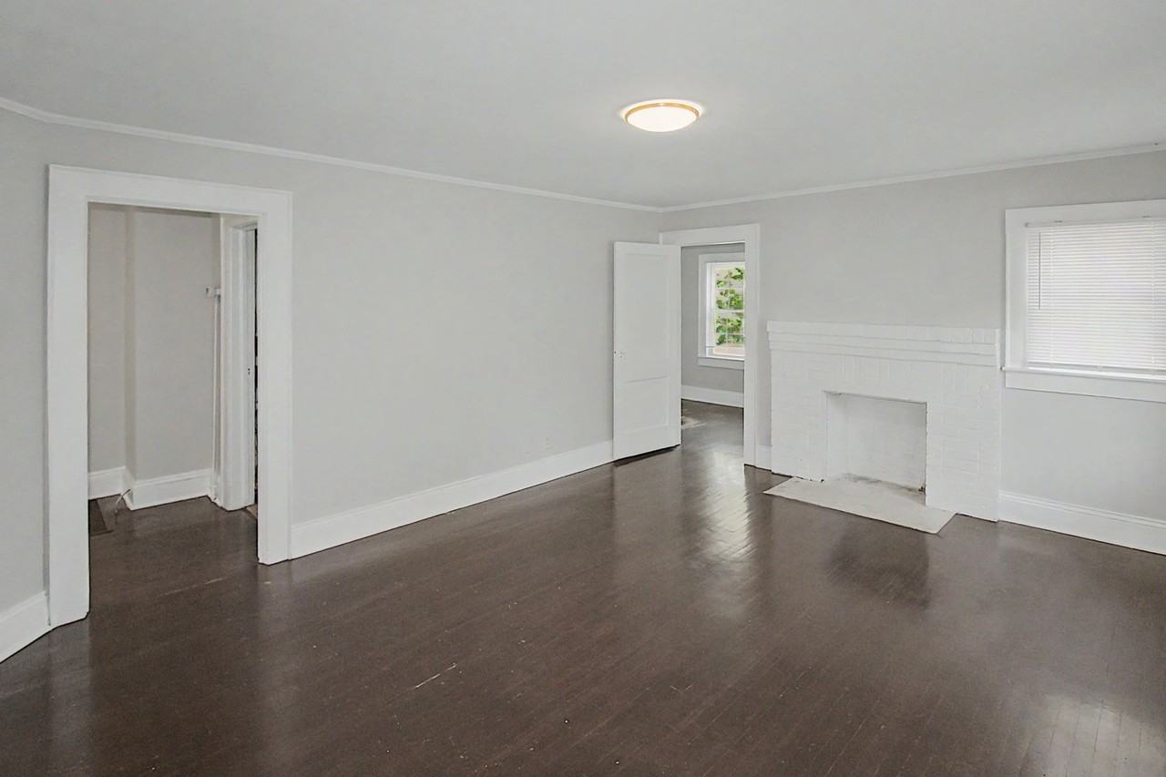 4521 Hovis Rd - Photo 5 of 19