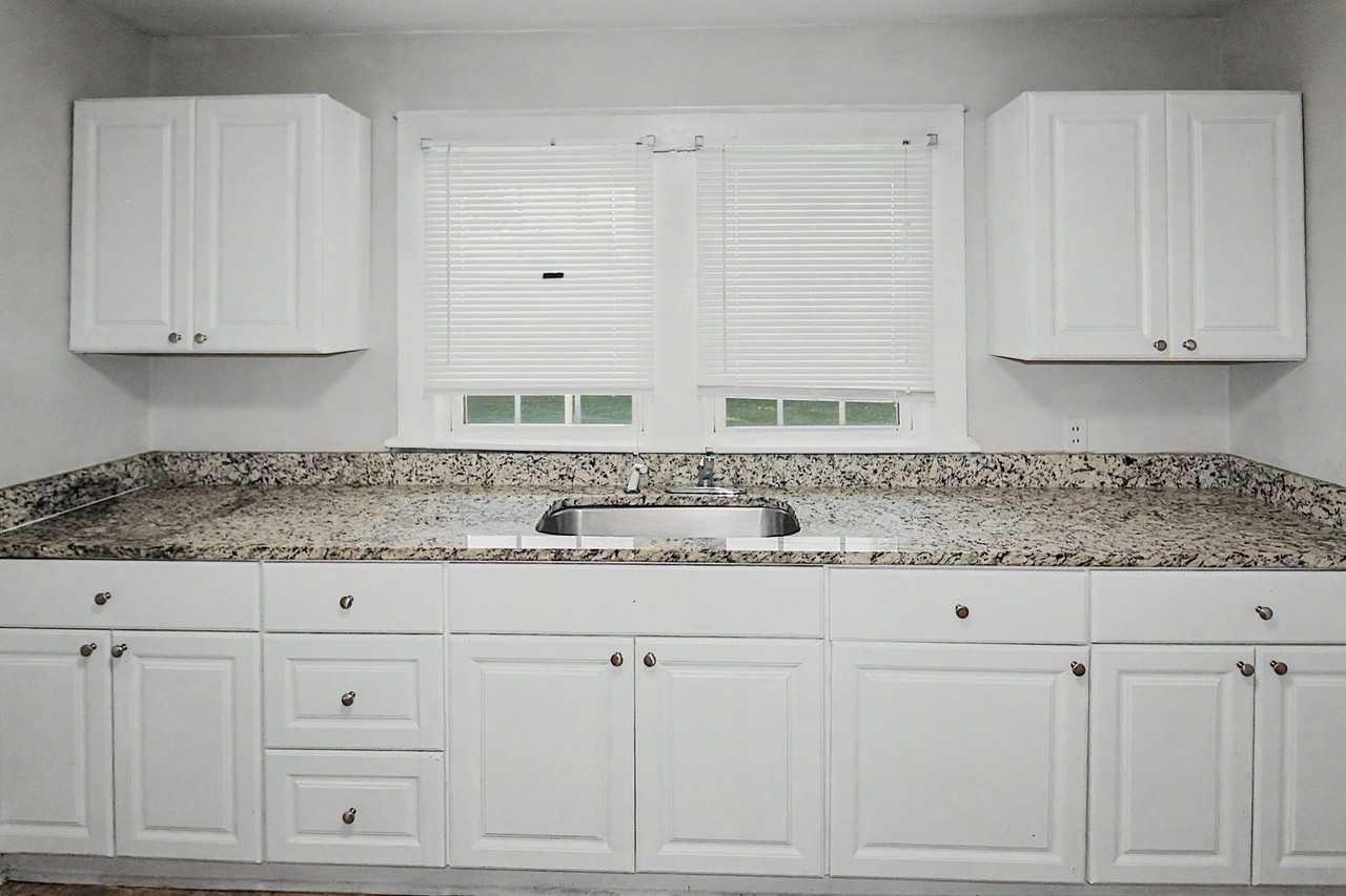 4521 Hovis Rd - Photo 7 of 19