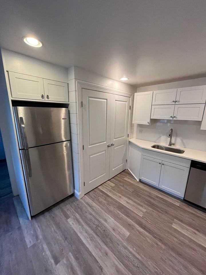 127 Ardmore Ave - Photo 7 of 9
