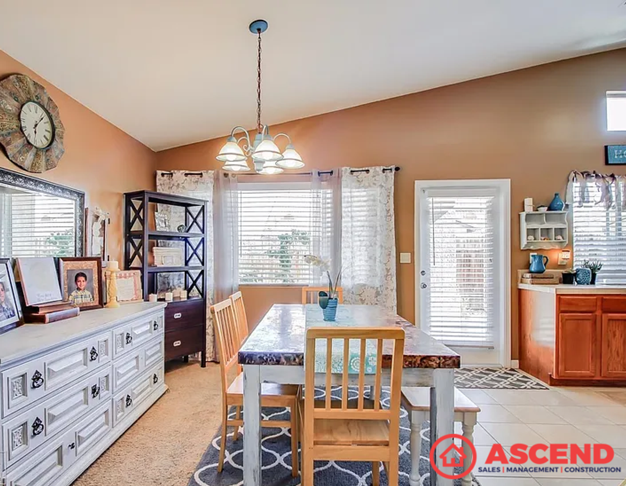 11828 Hyperion Ave - Photo 6 of 7