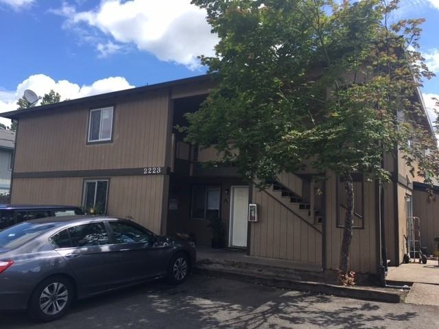 2223 Hawthorne St - Photo 2 of 9