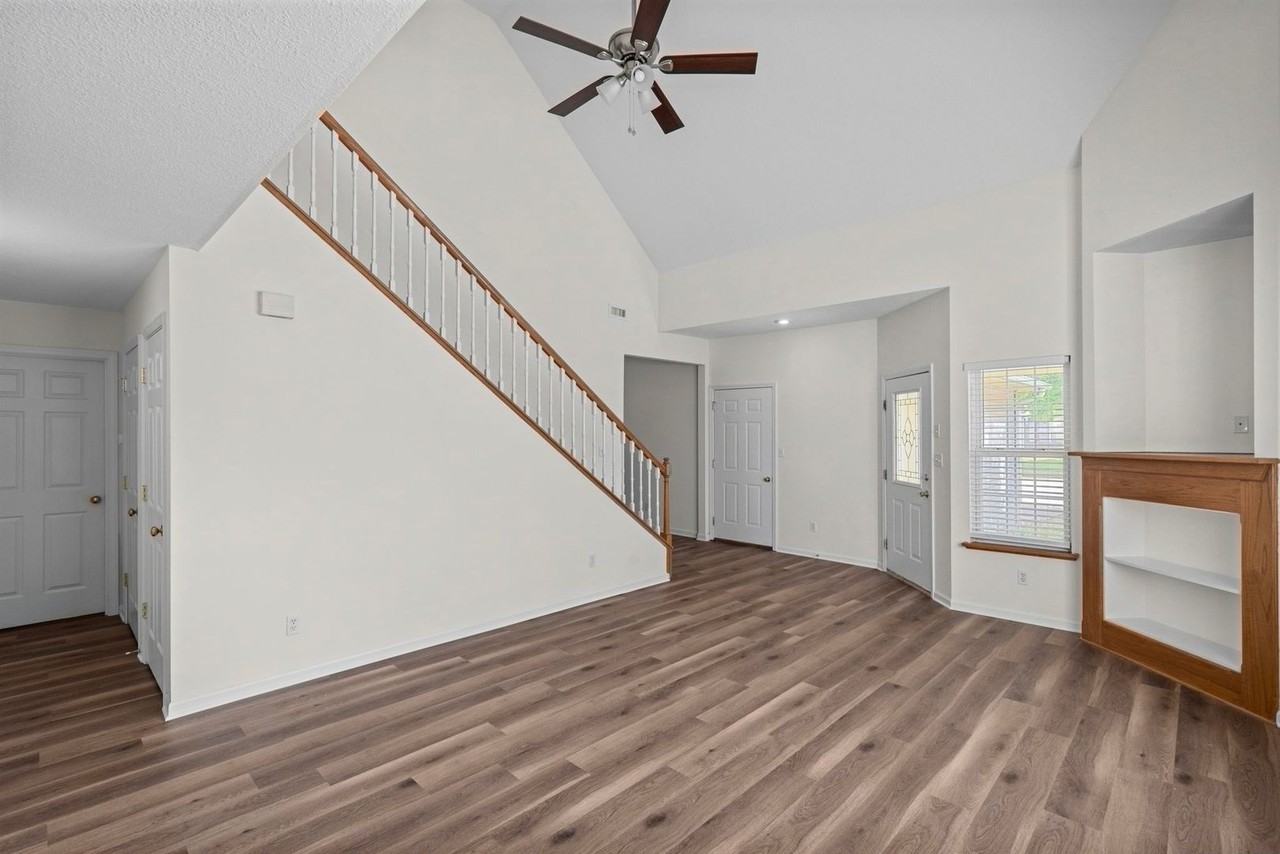 3252 Wind River Cir - Photo 2 of 33