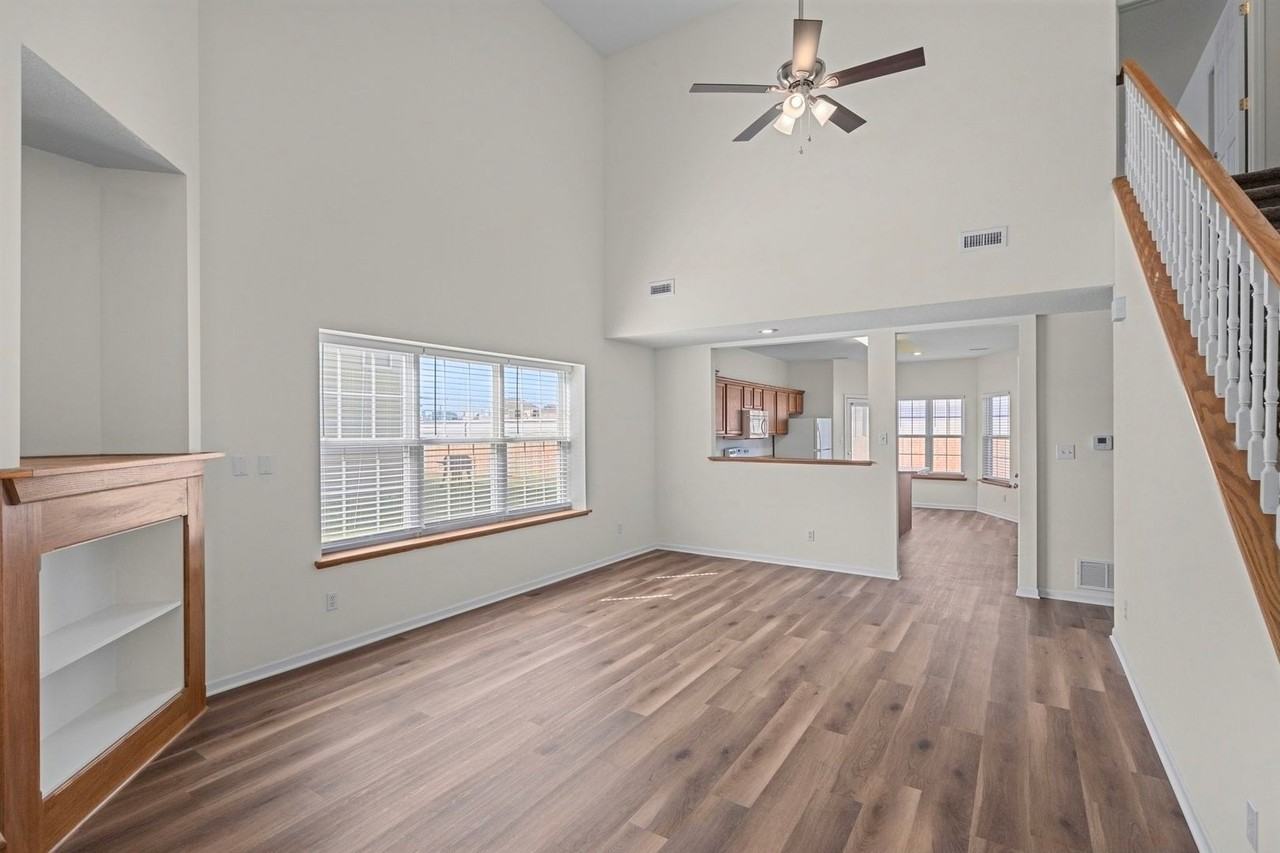 3252 Wind River Cir - Photo 3 of 33