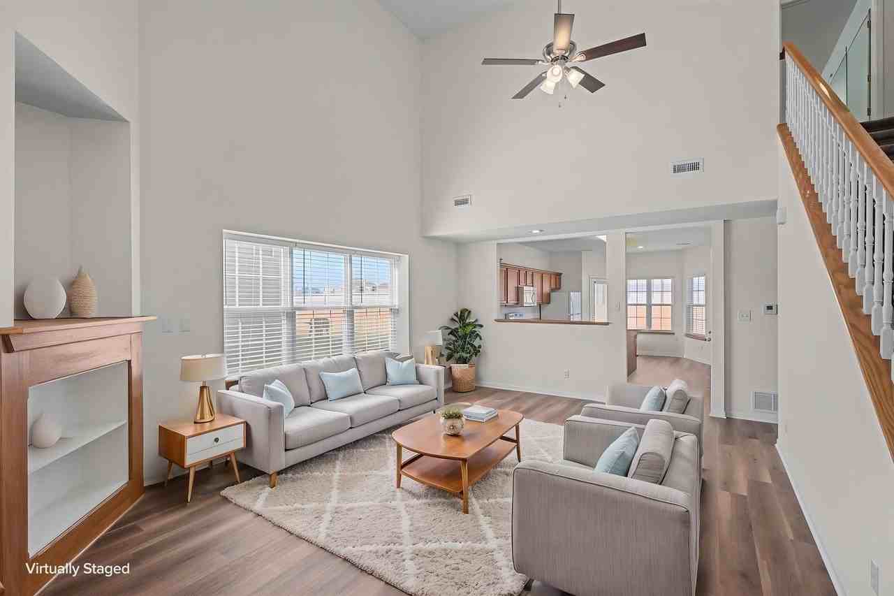 3252 Wind River Cir - Photo 4 of 33