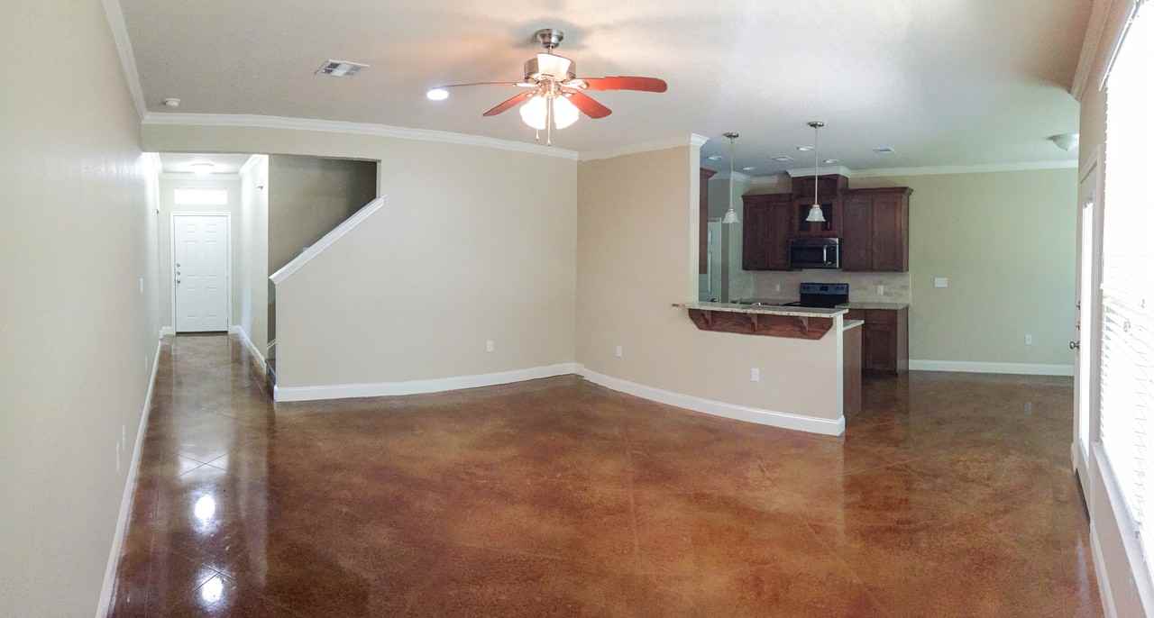 2933 Savannah Ct - Photo 3 of 11
