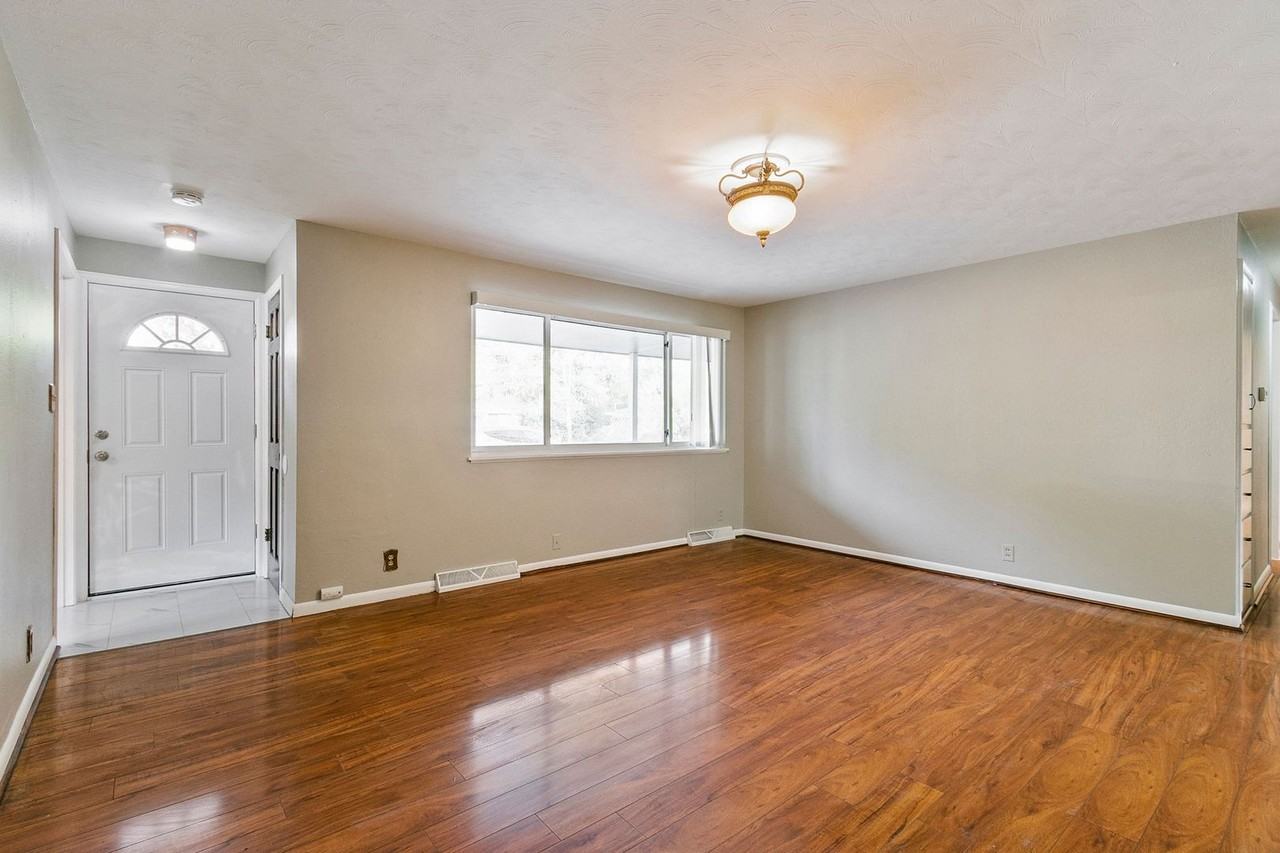 400 Tedmon Dr - Photo 4 of 18
